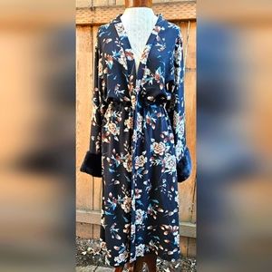 Floral navy tie waist, fur cuffs robe/duster